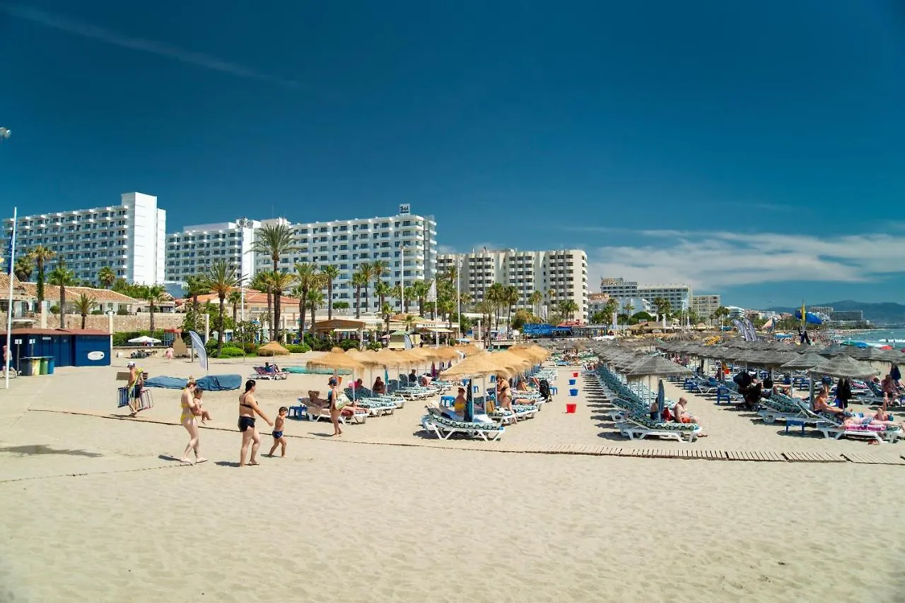 Benal Beach, Superb 2 Bedroom 2 Bathroom Beach Front Apartment Sleeps 6 Benalmádena Ισπανία