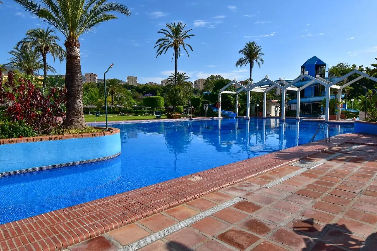 Benal Beach, Superb 2 Bedroom 2 Bathroom Beach Front Apartment Sleeps 6 Benalmádena