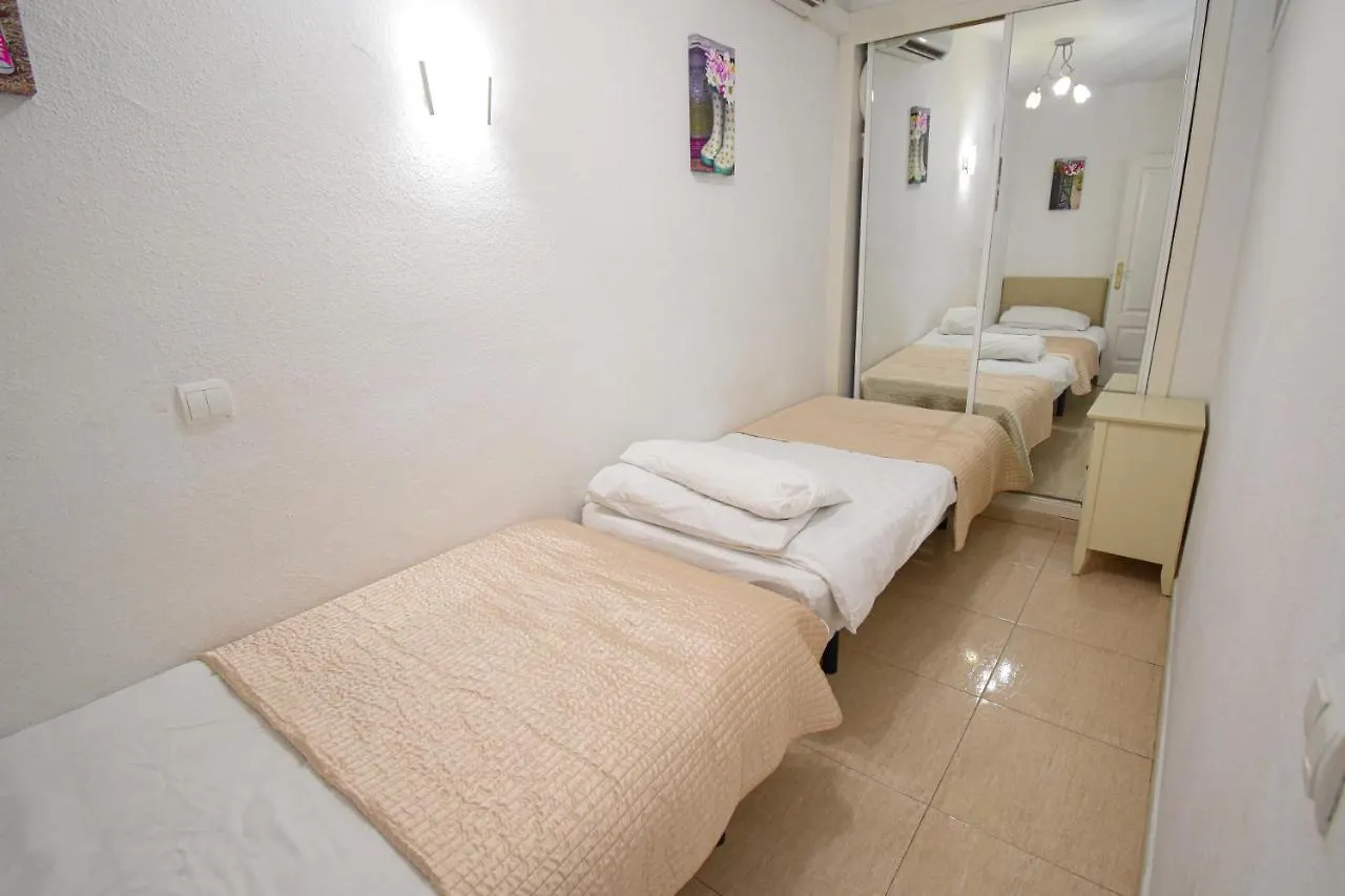 Benal Beach, Superb 2 Bedroom 2 Bathroom Beach Front Apartment Sleeps 6 Benalmádena